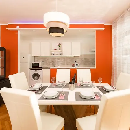 Apartment Exclusive Bugenvila Split